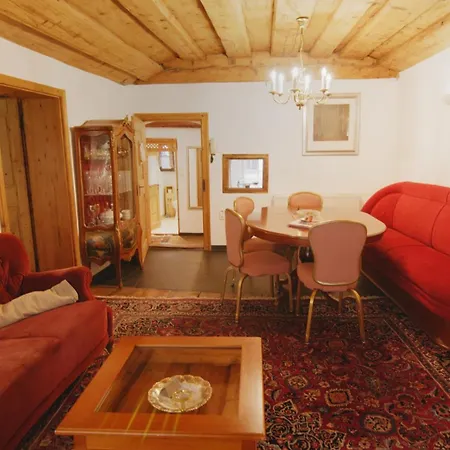 Arbesgassl Apartment Hall in Tirol